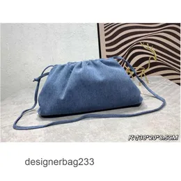 Venata Evening Pouch Bags Denim Lady Tote 같은 고급 가방 디자이너 카세트 Boteega Jodie 2023 Spring/Summer Denims 시리즈 Small Woven Cloud Handbags 6pmo