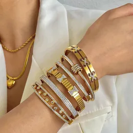 Pulseira de aço inoxidável de luxo para mulheres que rolam contas de arco -jóte de coração pulseiras de corrente de jóias de camadas empilháveis ​​de zircão 231221