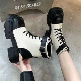 Färgtjock matchande Soled Martin Boots Women in Autumn Winter Thick Heeled Internet Celebrity Versatile Motorcycle Boots Korean version Small