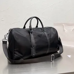 Män mode Duffle Bag Triple Black Nylon Travel Påsar Män hanterar Bagage Gentleman Business Tote med axelband RAVE recensioner