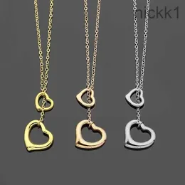العلامة التجارية T-Heart Necklace منتج جديد فاخر Hollow Out Single Double Love Pendant 18K Gold Gold High
