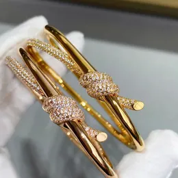 Bangle Exquisite High-end Fashion Full of Diamonds Rose Gold Rope Knot Bracelet for Women Luxury Brand High-Quality Jewelry Party Gifts 231222