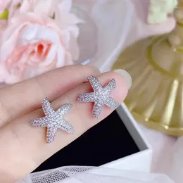 Kolczyki stadnorskie Yixin Shinny Star Cubic Zirconia for Women Black Starfish Bridal Earring Korea Wedding Party Biżuteria