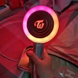 Toy -LED Rave Toy Tidle Lightstick Spielzeug mit Momo Plüschpuppen Geschenke Ver.2 Bluetooth Korean Team Candy Bong Z Stick Light Blinking Kpop