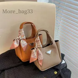 Worki wieczorowe słynne designerskie torebkę skórzane hobo crossbody tote damskie ramię regulowane litery spółek w paski nylonowy pasek 2023