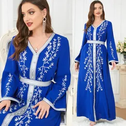 Roupas étnicas azuis abaya vestido de luxo mulher ramadã v robe de pescoço com bordado renda anexada longa cinturão islâmico kaftan