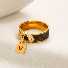 Ring da donna in stile classico Vinatge Luxury 18K Gold Rings Designer Brand Jewelry Spring New Girl Coppia Ring Box Packaging