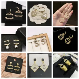 Luxurys moda 18k altın kaplama 925 gümüş tasarımcılar mektuplar saplama yuvarlak kristal rhinestone inci küpe düğün partisi jewerlry 20style