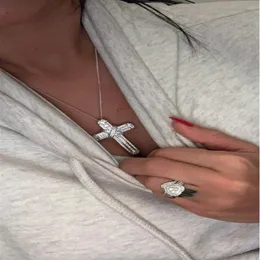 Luxury 925 Sterling Silver Exquisite Bible for women for women men crucifixチャームシミュレーションダイヤモンドジュエリー223Uのためのイエスクロスペンダントネックレス