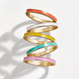 Clusterringe 5pcs Regenbogen stapelbarer Ring Set für Frauen farbenfrohe goldene Emaille gefüllte Schmuckgeschenke Böhmen Finger Eternität 289a