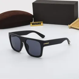 مصمم الأزياء نظارة شمسية فاخرة توم Sunglass Goggle Gogle Beach Sun Glasses for Man Woman 7 Colors اختياري Eyegla219f