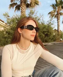 MIU SUN SUN SUNSSES Fashion On Waila Sklose Ochrona przed Oval Oval Frame Designer Sunglass Women Anti-promieniowanie UV400 Spolaryzowane soczewki Męskie okulary retro