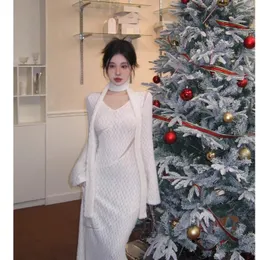カジュアルドレスドレス女性小香料フランスのレトロレトロ穏やかな怠zyなスタイルミッドレングスVネック冬の編み微笑