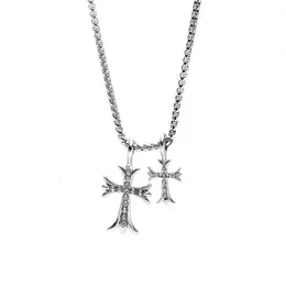 CH Designer Cross Pendant Necklace chromes Instagram Diamond مرصعة مزدوجة الفولاذ المقاوم للصدأ بالهيب هوب للنساء السترة