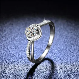Doskonały test diamentowy Test 0 5 Kolor D Kolor Moissanite w kształcie róży Pierścień w kształcie róży 100% prawdziwy srebrny 925 Biżuteria Teen Girls322o