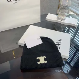 Cappelli a cuffia moda Berretti da uomo e da donna autunno inverno cappello termico lavorato a maglia da sci marchio cofano bei berretti con teschio cappelli firmati per donna Berretto caldo di lusso Cappello lavorato a maglia