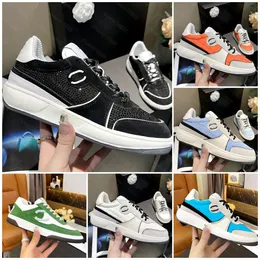 Designer Sneakers for Men Women Low Help Luxury Fashion Casual Shoes Högkvalitativ klassisk läder utomhus löpskor