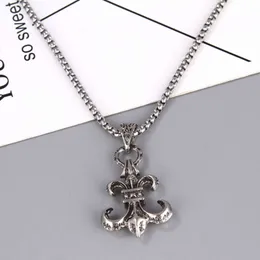 CH Designer Cross Pendant Necklace chromes Hip Hop Pattern Heart Stain chain Lover Gift Sanskrit الفاخر الأزياء الجديدة 2024 kpza