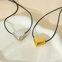 Anhänger Halsketten 16K Gold plattiert 316L Edelstahl Herz Liebe Halskette Minimalistische schwarze Schnur Romantische Texturschmuck für Frauen