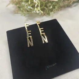 Designer Long Stud Orecchini in oro per Women Hoop Earrings Luxurys Designer LETTURA love Diamond Orecchini regalo D2203114Z288A