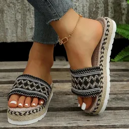 Hausschuhe weben Frauenplattform Sommerschuhe für Frauen 2024 Strand Casual Heeled Sandalen Böhmische handgefertigte Damen Espadrilles