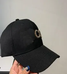 신제품 흑백 트위 콜러 모자 최고 품질 모자 고품질 커플 모자 패션 액세서리 공급 8354755