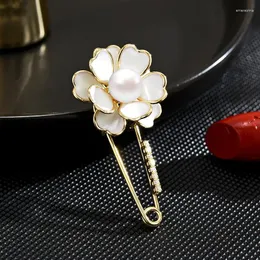 Brooches SUYU Elegant Camellia Blossoms Sweet Temperament Fashion Pin Anti Slip Buckle Fixed Clothes Flower Brooch