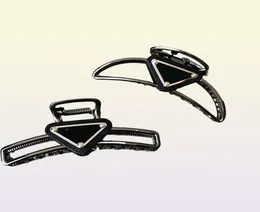 Luxus Designer Damen Haarspangen Metall Dreieck Haarspange mit Stempel Frauen Mädchen Marke Dreieck Brief Haarspangen Mode Haar Acces1455590