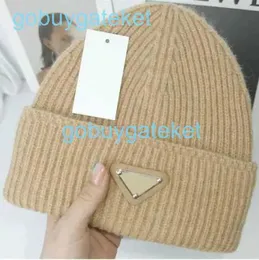 Beanie Frau Strickhut Designer Mütze Herbst Herbst Winterkappen Luxusschädel Casual Hats Aaaaa Mzbe