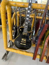 Guitarra elétrica personalizada, fundição preta, logotipo amarelo e encadernação do corpo, acessórios dourados, bolsa relâmpago