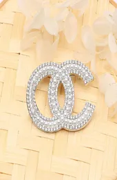 Whole Luxury Brand Designer Letter Pins Brooches Women 100Style Crystal Pearl Rhinestone Cape Buckle Brooch Suit Pin Wedding P9718791