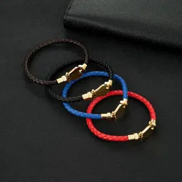 Pulseiras de pulseiras de aço de titânio Pulseira em forma de ferradura, pulseira de couro genuíno pulseira de jóias da moda para homens e mulheres