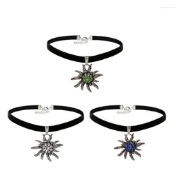 Pendant Necklaces Fashion Edelweiss Flower Necklace Women Oktoberfest Traditional Costume German Jewelry Gift Velvets