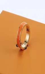 2022Nuova fascia in acciaio al titanio di design di alta qualità anelli gioielli di moda men039s anello semplice e moderno da donna regalo9938319