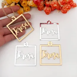 Party Favor 20st Custom Name Mirror 5cm Square Hollow Out Taggar Personlig dop dop Kids Babyshower Decor Gästgåvor