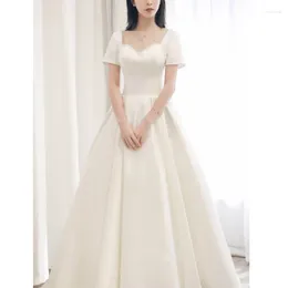 Вечеринка платья атласное легкое свадебное платье с простым и темпераментом Hepburn 2023 Sbdal Slim Opterning