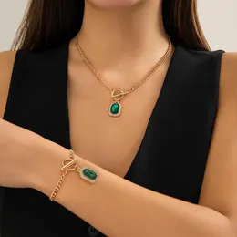 Collane a pendente salircone squisito quadrata di strass di strass verde della fibbia punk guscio metallico femminile