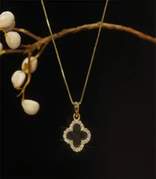 Europeiska och amerikanska fashionabla pendellhalsband highend Light Luxury Exquisite Diamond Fourleaf Clover Pendant CLAVICLE CHAI5657672