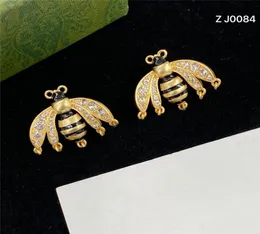 Luxurious Bee Letter Pendant Earrings Diamond Charm Studs Women Rhinestone Eardrops Steel Seal Dangler With Gift Box5963703