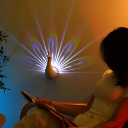 Peacock Projection Lamp Led 야간 조명 벽 테이블 장식 분위기 드롭 라이트 생일 선물 WO 231225