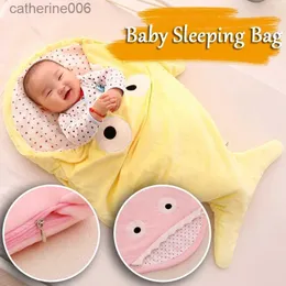 Sleeping Bags Baby Sleeping Bag Cartoon Pattern PP Cotton Hugging Quilt Newborn Outdoor Cold Proof Products Four Seasons Anti Kicking QuiltL231225