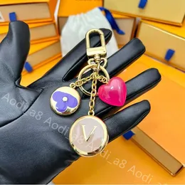 Sehr süße Liebes Erdbeer -Anhängerschlüsselkettenbrief Designer Keychains Mode Autoteile Charme Autos Schlüsselkette Schlüssel Ring für Männer Frauen Taschen Anhänger+Original Geschenkbox