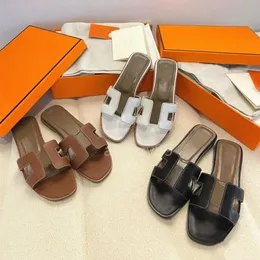 Designer-Sandalen für Damen, flache Slide-Slipper, Sliders-Schuhe, berühmte Slides, Sandale, Flip-Flops, lässige Strand-Außen-Sandale