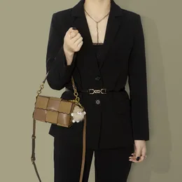 Sonbahar ve kış yeni üst düzey ve çok yönlü dokuma crossbody çanta niş tasarımlı kadınlar için Lüks Lüks Kontrast Renk Damalı Tek Omuz Çantası Çanta