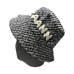 Women's Autumn and Winter Bucket Hat Knitted Letter Embroidered Plaid Designer Fashionable Outdoor Warmth Hats