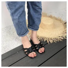 Kapcie bkqu marka marki letnie slajdy otwarte palce płaskie swobodne buty rozrywki sandał sandałowy plażę klapki klapki duże rozmiar 43