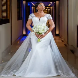 Princess African Mermaid Wedding Dress with Overskirt Train Elegant Cap Hyls Applicies Lace Country Style Brudklänning Sexig V Neck garde Beach Robe de Mariage 2024