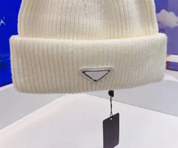 Tasarımcı Şapkası Erkekler için Kadın Takılı Kaplamış Beanie Sonbahar Kış Lüks Gündelik Sıcak Dış Mekan Çok Renkli Modern Kaşmir Men4778474