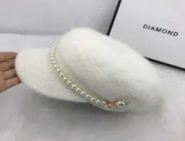 Berretti con catena di perle Bianco Nero Inverno caldo pelliccia sintetica Lady cappello ottagonale visiera per il tempo libero da donna8377089