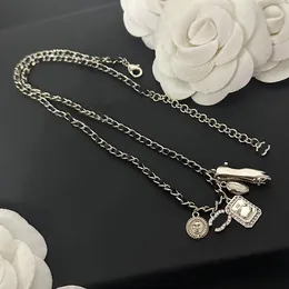 Moda Chapado en oro Plata Diseñador Colgantes Marca Carta Collares Gargantilla de cobre Colgante de cristal Collar de perlas Cadena Accesorios de joyería Regalos